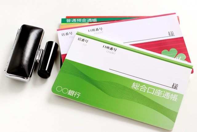 銀行小切手と印鑑のイメージ